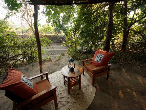 Mwamba Bush Camp - Private Patio 